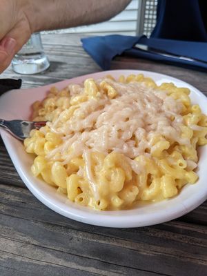 Vegan mac at Black & Blue in Easton