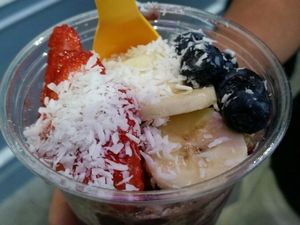 regular acai at Amazebowls in Venice