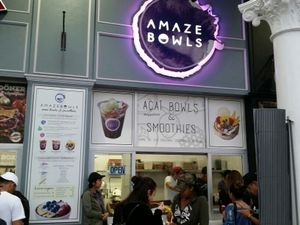 outside at Amazebowls in Venice