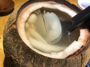 Coconut Soup at ShuǐMù Shēng in Guangzhou