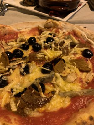 Vegan capricciosa at Origano Campo de' Fiori in Rome