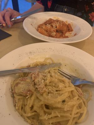 Spaghetti Carbonara und Amatriciana at Origano Campo de' Fiori in Rome