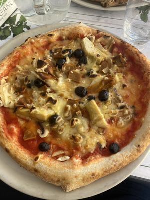 Vegan capricciosa  at Origano Campo de' Fiori in Rome