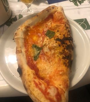 Halb Magherita/ Calzone vegan  at Origano Campo de' Fiori in Rome