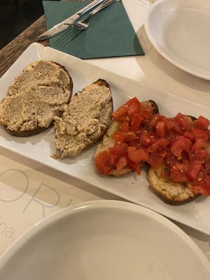 Bruschetta - the tomato was good, the mushroom not very flavourful but still good  at Origano Campo de' Fiori in Rome
