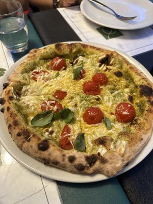 Pesto pizza  at Origano Campo de' Fiori in Rome