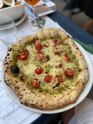 Pesto pizza  at Origano Campo de' Fiori in Rome