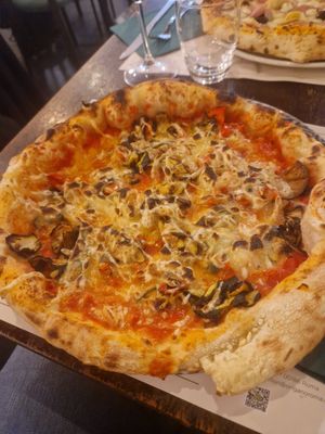 Pizza Ortolana vegan at Origano Campo de' Fiori in Rome