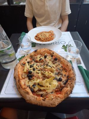Pizza capricciosa at Origano Campo de' Fiori in Rome