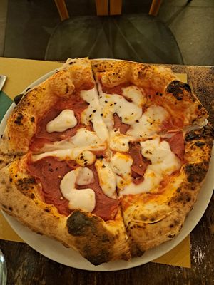 Pizza diavola at Origano Campo de' Fiori in Rome