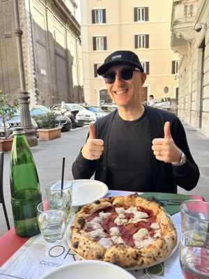 Pizza w vegan cheese and pepperoni   at Origano Campo de' Fiori in Rome