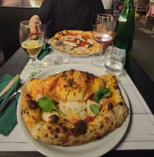 Mezzaluna vegana e diavola vegana at Origano Campo de' Fiori in Rome