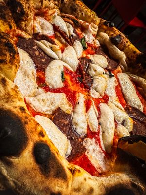 Super lecker vegane Pizza 🍕. Dieser vegane Mozzarella ist grandios. 🤤  at Origano Campo de' Fiori in Rome