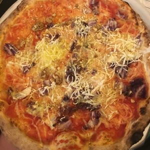 Vegan pizza at Origano Campo de' Fiori in Rome