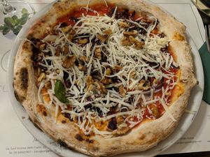 Origano pizza - vegan mozarella and walnuts at Origano Campo de' Fiori in Rome