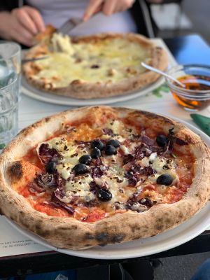Vegan Pizza (the one in the back is Not vegan!!) at Origano Campo de' Fiori in Rome