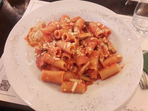 Rigatoni all'amatriciana Vegani at Origano Campo de' Fiori in Rome