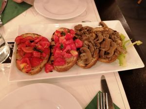 Bruchetta🤤 at Origano Campo de' Fiori in Rome