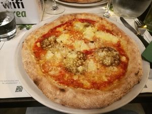 Pizza Diavola  at Origano Campo de' Fiori in Rome