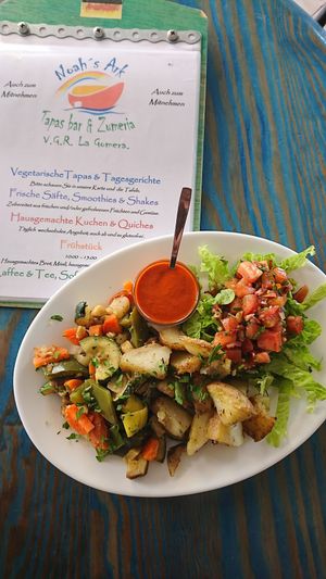 Oven veg & mojo at Noah's Ark in La Gomera