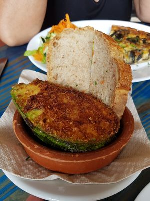 Afuacate con queso feta al horno at Noah's Ark in La Gomera