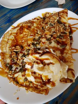 Crepes de platano con miel de palma y helado de vainilla at Noah's Ark in La Gomera