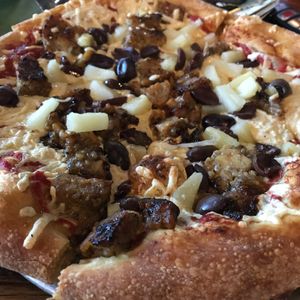 Tempeh pizza with Daiya cheese at Mellow Mushroom in Wrightsville Beach
