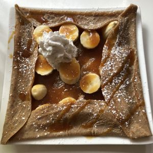 La Toulousaine, raw bananas and oat milk butter salted caramel (this one is to die for, get it!!!) at Delice & Sarrasin in New York City