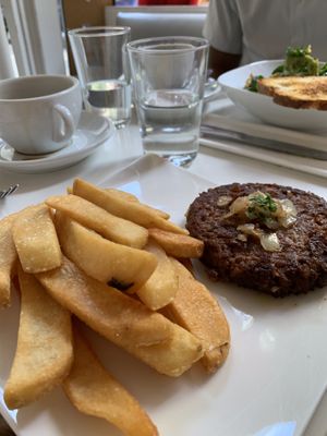 Steak frites at Delice & Sarrasin in New York City