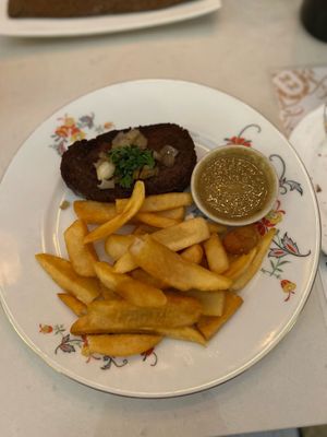 steak frites at Delice & Sarrasin in New York City