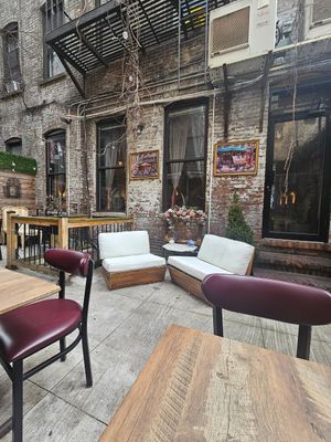 Outdoor patio at Delice & Sarrasin in New York City