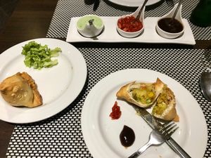 Plant based samosas. Perfectly fried (0% oily), fine seasoned: Delicious! at Masala House in Portimao