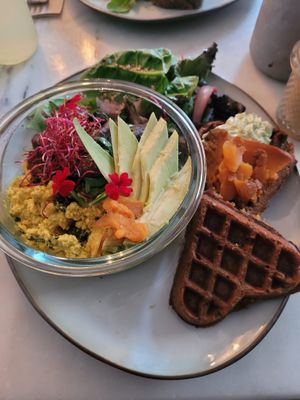 Breakfast bowl - high in protein, kept me full for a long time 👍  at Joy Healthyfood in Montpellier