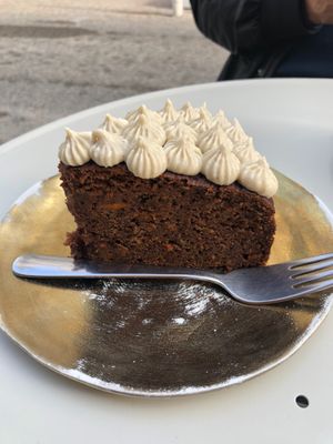 Carrot cake from heaven 😍🤤😋 - sooo good 🥕 at Joy Healthyfood in Montpellier