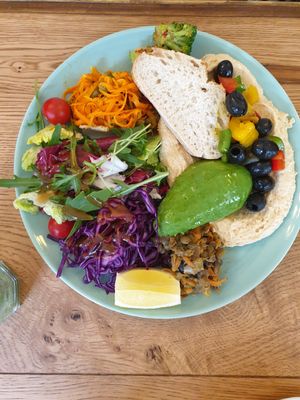 Hummus plate (11€) at ATAYA in Berlin