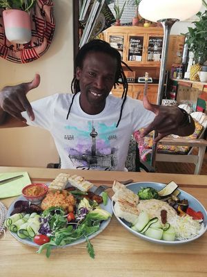 Todo muy sano y delicioso, y el mejor humus que hemos comido en nuestras vidas, espectacular! at ATAYA in Berlin