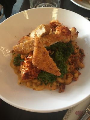 Mac n Shews  at Modern Love in Brooklyn