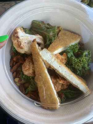 Mac Nd shews at Modern Love in Brooklyn