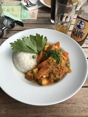 Vegan Tofu „Tikka Masala“ with rice at Mezzo  in Hannover