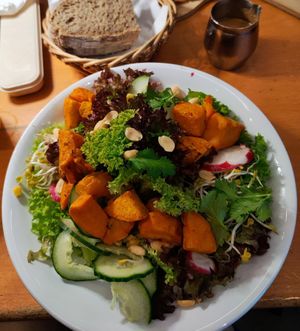 3001 Night Salad at Mezzo  in Hannover