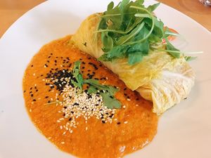 Kürbis-Chinakohl-Roulade at Mezzo  in Hannover