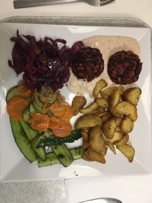 Burger plate at Bioway - Central Station in Warsaw
