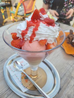  at Eiscafe Dolomiti in Gifhorn