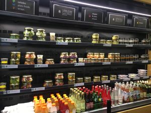 vegan yummies at rawcoco in La Rochelle