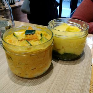 Hot meals at rawcoco in La Rochelle