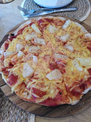 Vegan pineapple pizza 😋 (August 2025) at The Watch House in New Quay