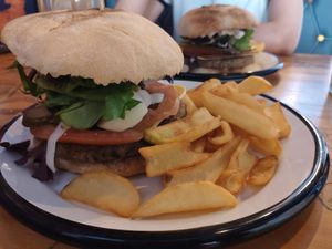 2 bacon cheese veganas at San Wich in Cadiz