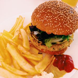 vegan burger at San Wich in Cadiz