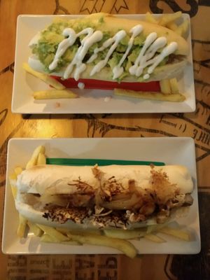 Hot dog veganos Italiano y completo at San Wich in Cadiz