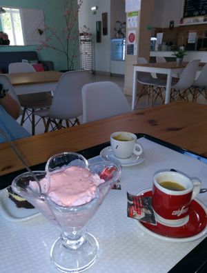 Mousse de frutos vermelhos at O Canteiro in Setubal
